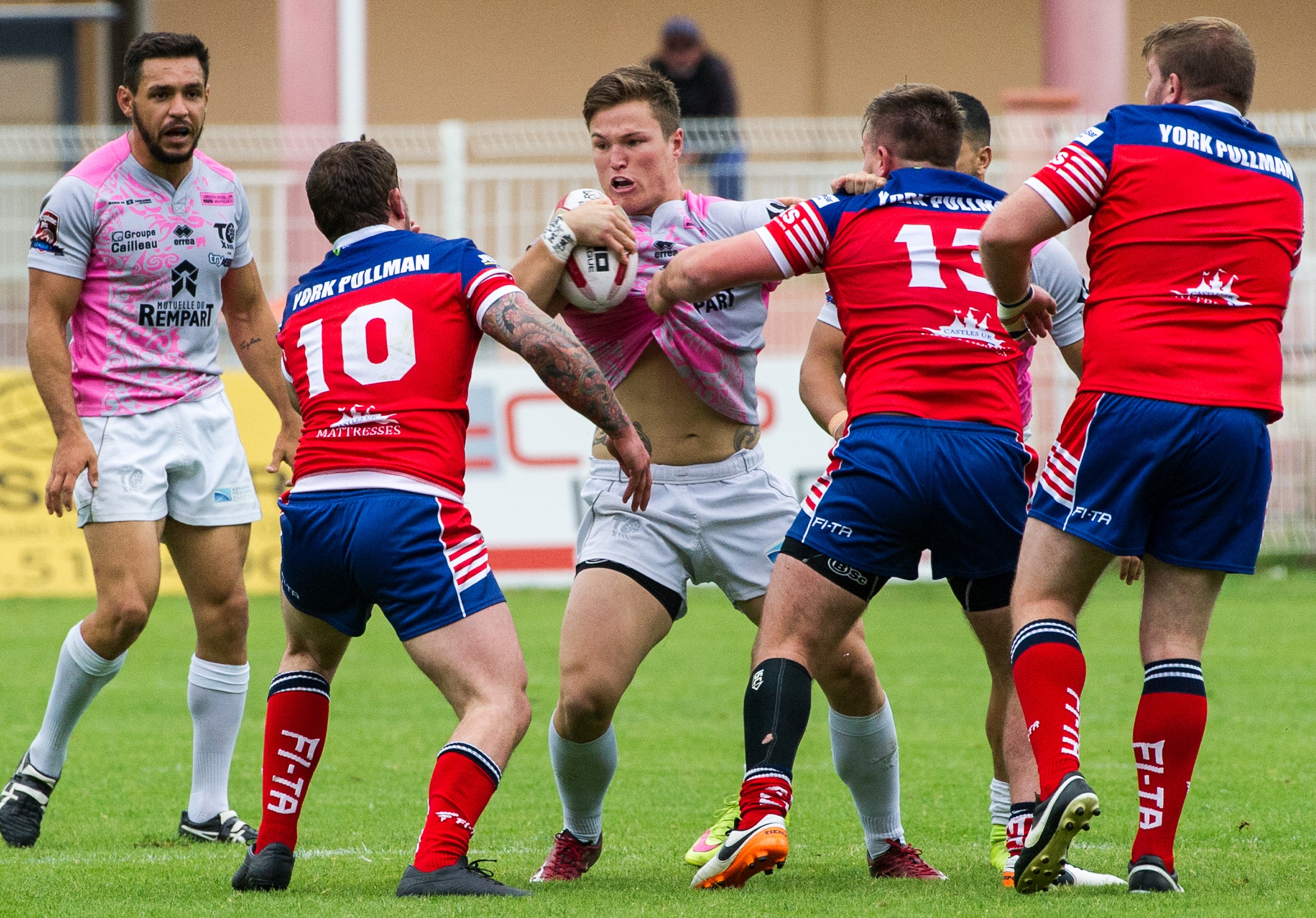 Il faut souvent du monde pour arrêter Tyla HEPI - Crédit Alain SOULA